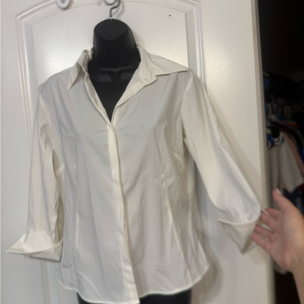 Bay Studio White Fitted 3/4 Sleeve Blouse